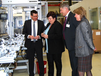 District Administrator Andrea Jochner-Weiß visits ept GmbH
